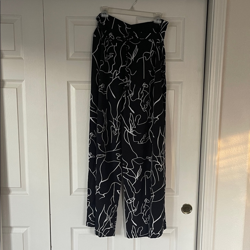 SHEIN Black and White Graphic Print Trousers